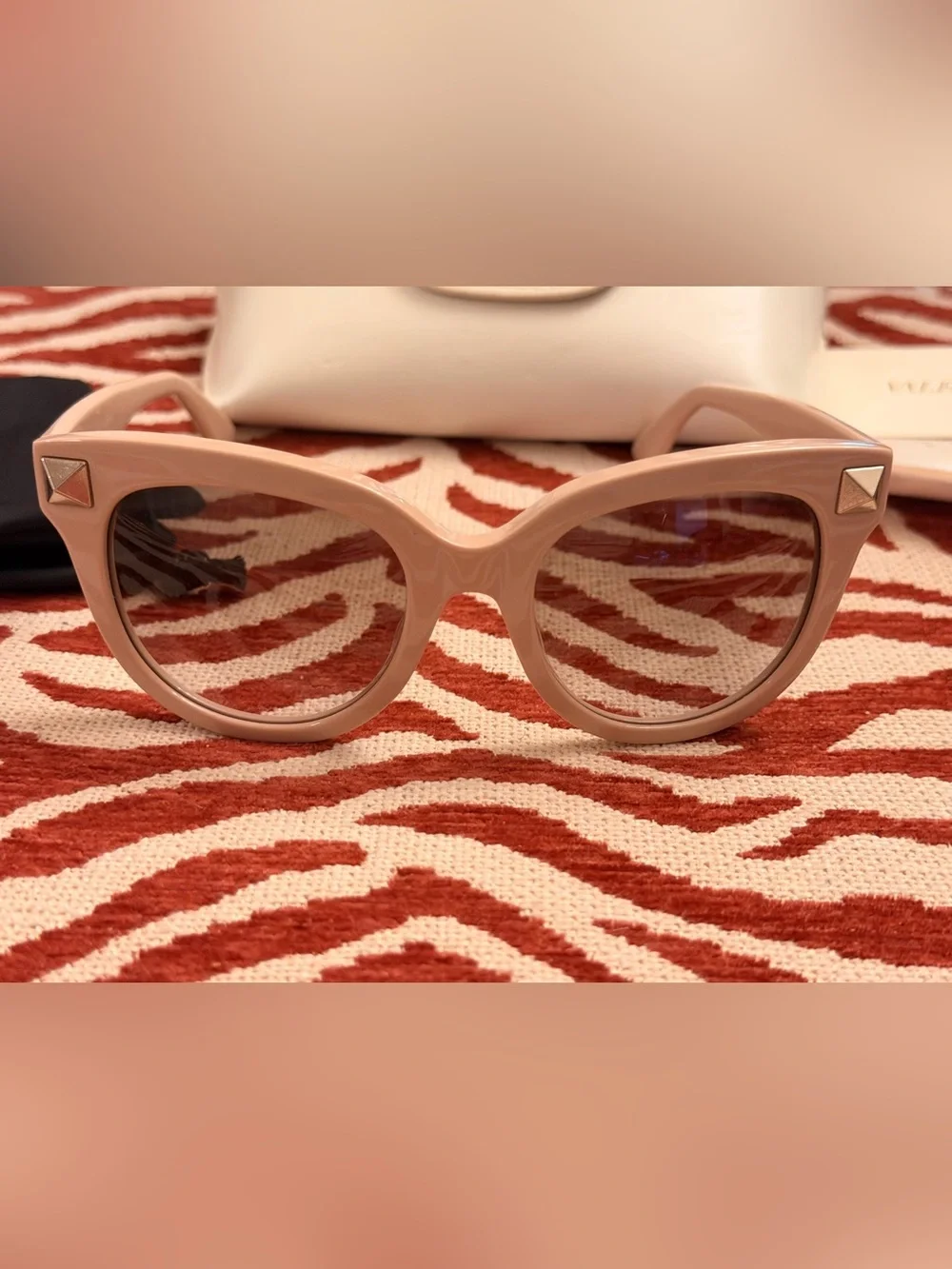 Valentino Rockstud Sunglasses in Blush Pink